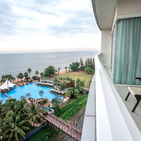 Movenpick Residences Pattaya With Ocean View Na Chom Thian Esterno foto