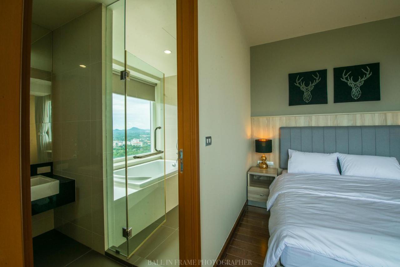 Movenpick Residences Pattaya With Ocean View Na Chom Thian Esterno foto