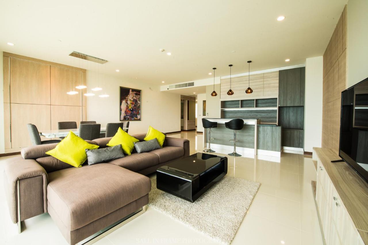 Movenpick Residences Pattaya With Ocean View Na Chom Thian Esterno foto