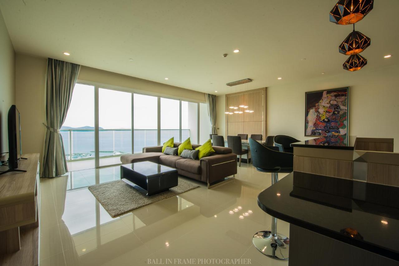 Movenpick Residences Pattaya With Ocean View Na Chom Thian Esterno foto