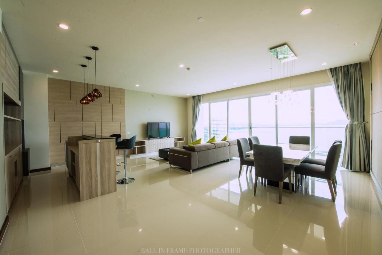 Movenpick Residences Pattaya With Ocean View Na Chom Thian Esterno foto