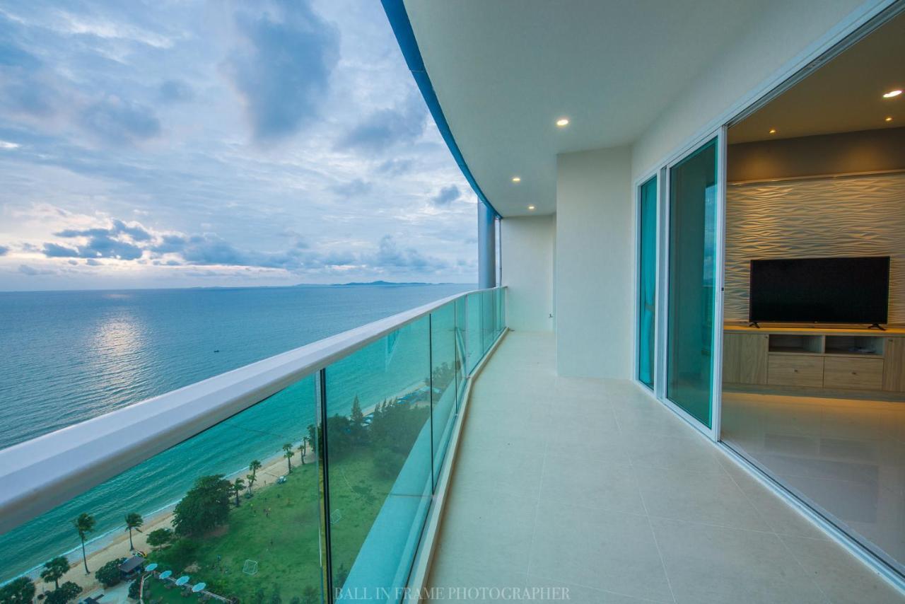 Movenpick Residences Pattaya With Ocean View Na Chom Thian Esterno foto