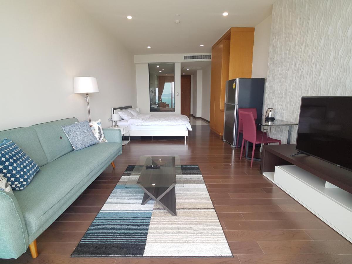 Movenpick Residences Pattaya With Ocean View Na Chom Thian Esterno foto