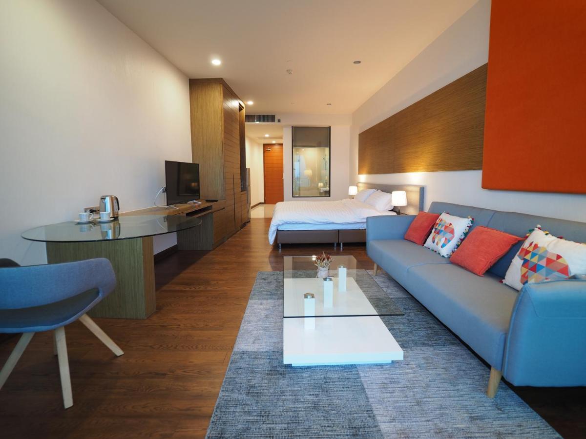 Movenpick Residences Pattaya With Ocean View Na Chom Thian Esterno foto