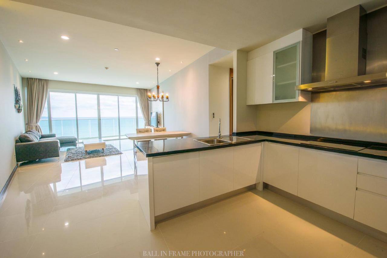 Movenpick Residences Pattaya With Ocean View Na Chom Thian Esterno foto