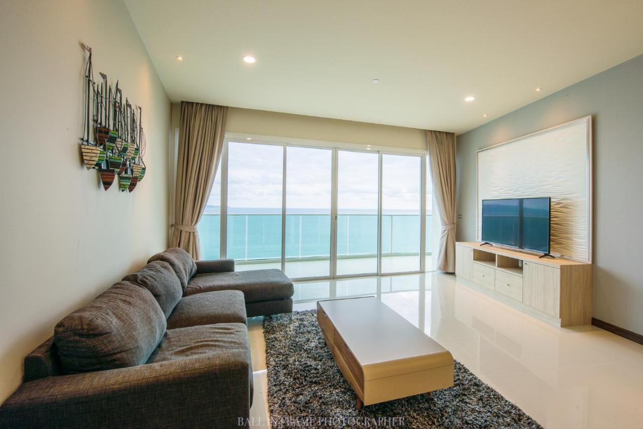 Movenpick Residences Pattaya With Ocean View Na Chom Thian Esterno foto